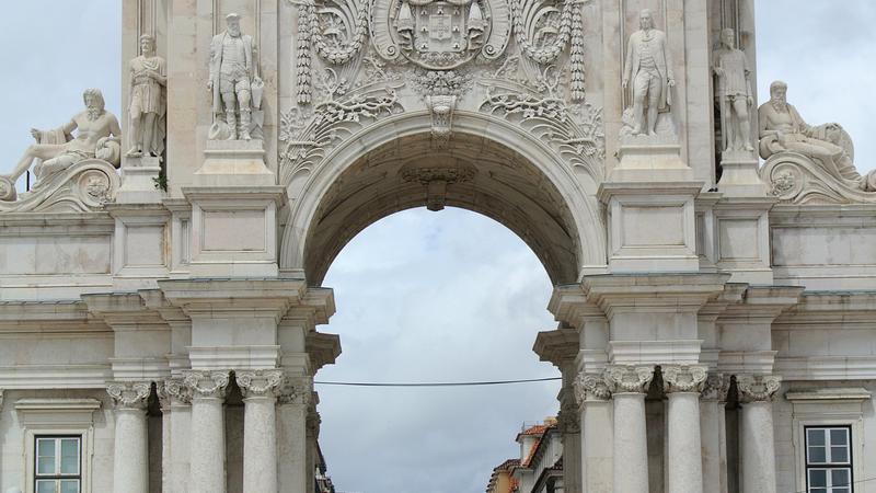 Parue dans : Lisbonne, entre rails et pavés