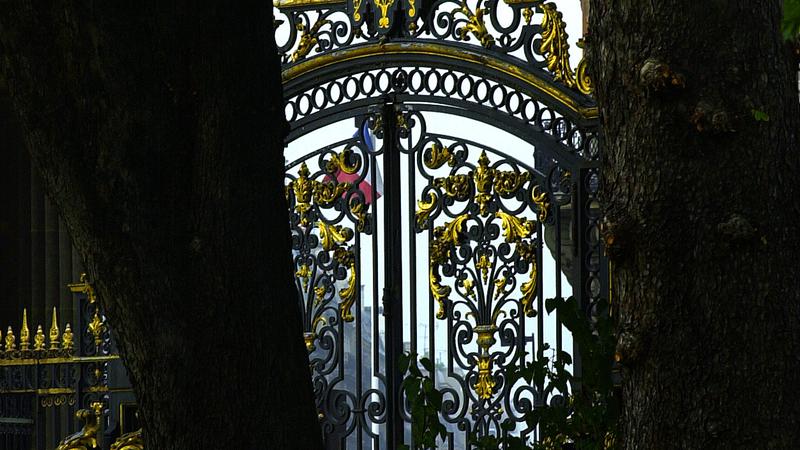 Parue dans : Paris