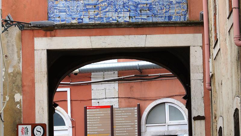 Parue dans : Lisbonne, entre rails et pavés