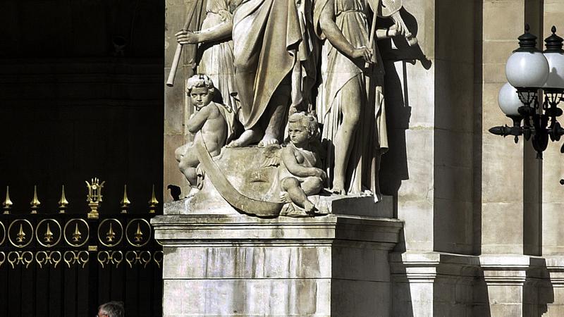 Parue dans : Paris