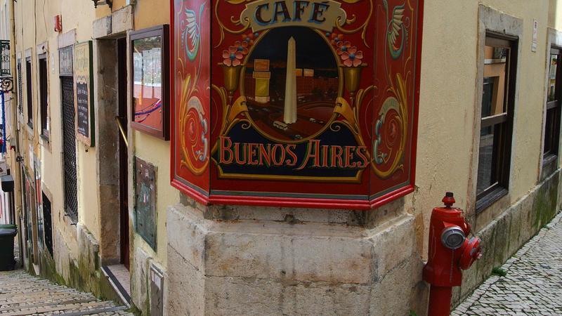 Parue dans : Lisbonne d'un mur à l'autre