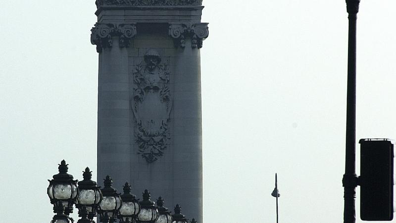 Parue dans : Paris