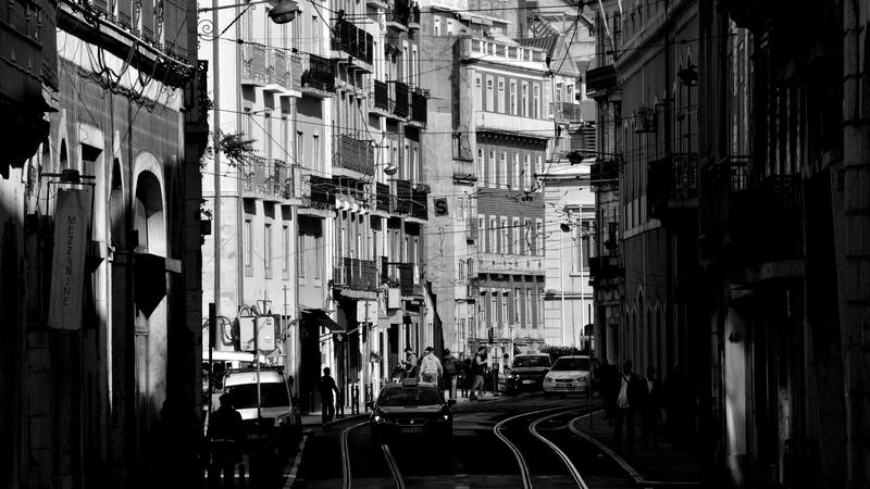 Parue dans : Lisbonne en noir et blanc