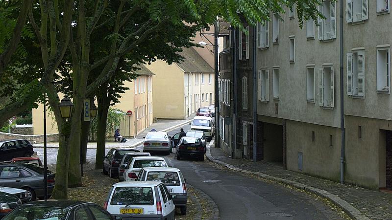 Parue dans : Chartres