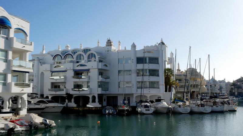 Parue dans : Benalmadena