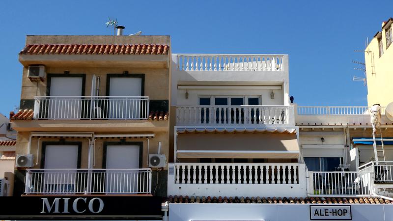 Parue dans : La Carihuela