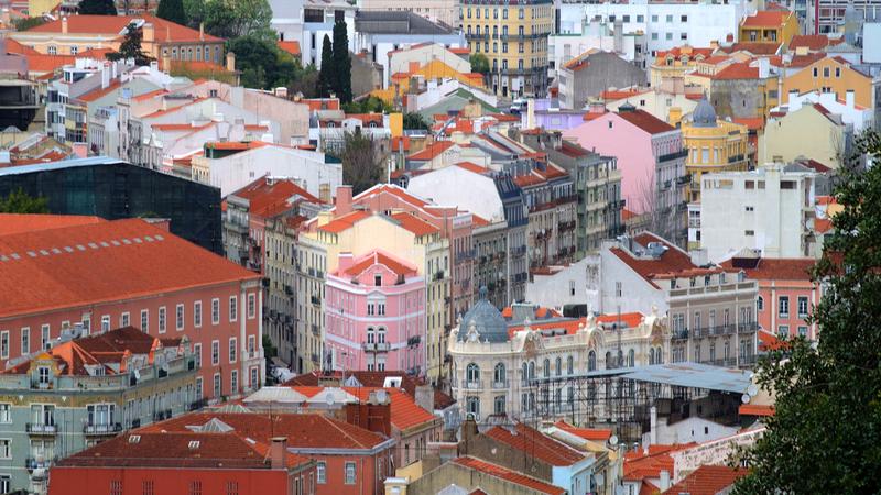 Parue dans : Lisbonne, entre rails et pavés