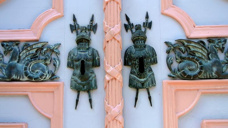 Parue dans : Lisbonne d'un mur à l'autre
