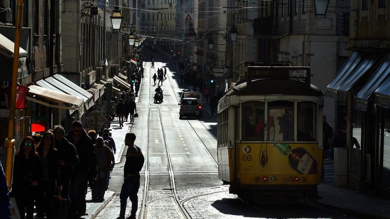 Parue dans : Lisbonne, entre rails et pavés
