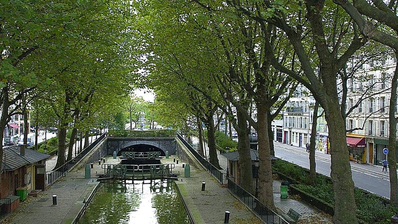 Parue dans : Paris