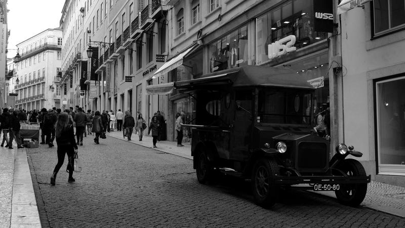 Parue dans : Lisbonne en noir et blanc