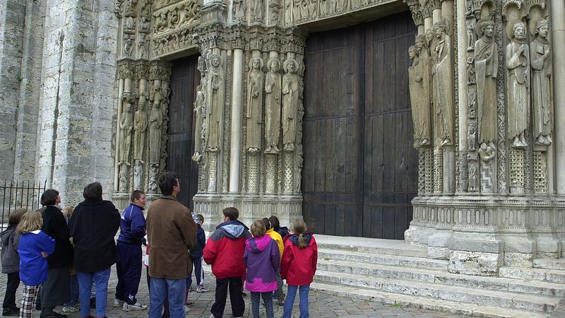 Parue dans : Chartres
