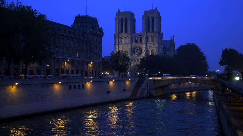 Parue dans : Paris