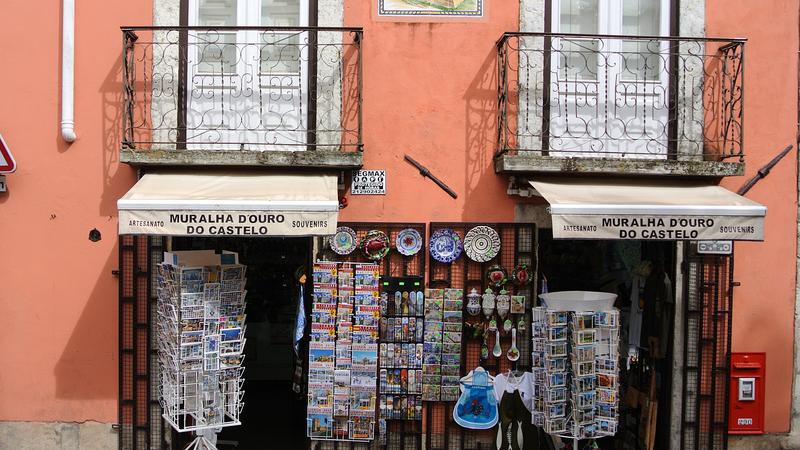 Parue dans : Lisbonne d'un mur à l'autre