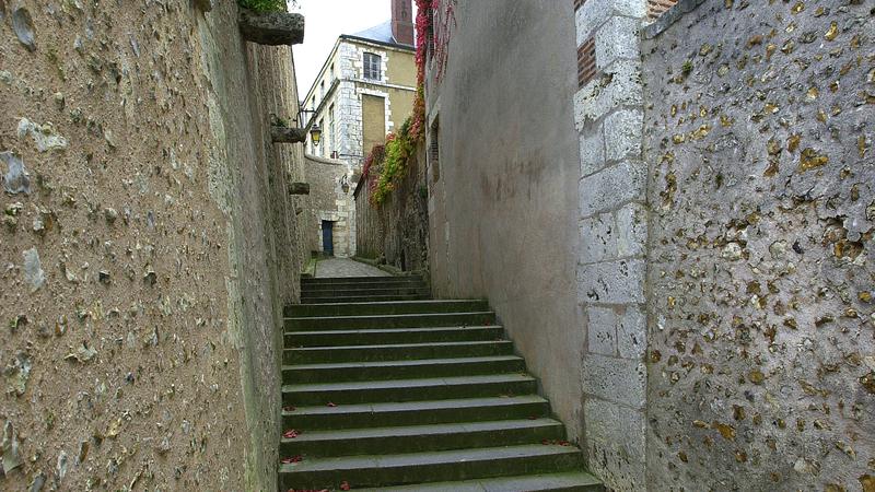 Parue dans : Chartres
