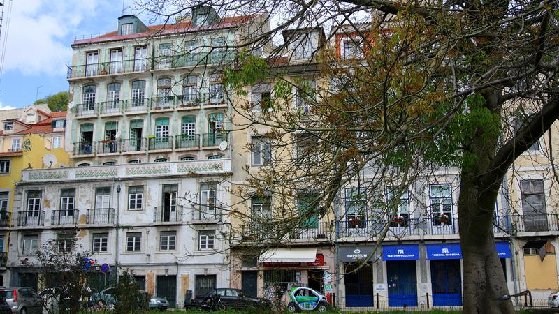 Parue dans : Lisbonne, entre rails et pavés