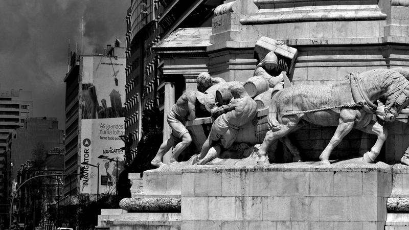 Parue dans : Lisbonne en noir et blanc