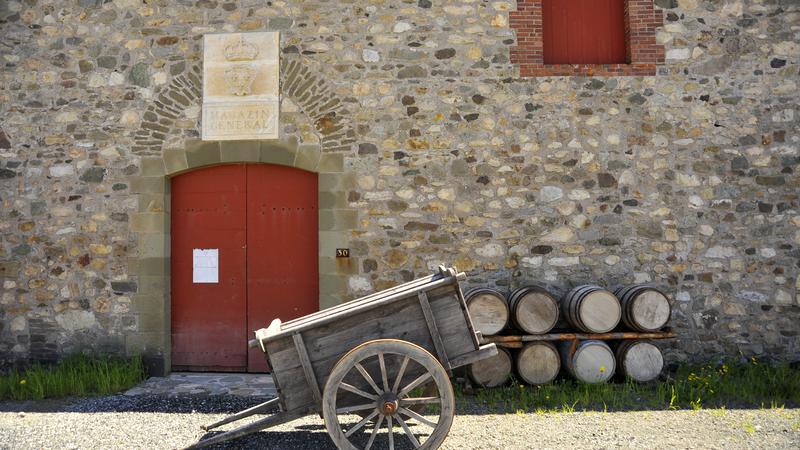Parue dans : Île du Cap Breton ( Louisbourg )