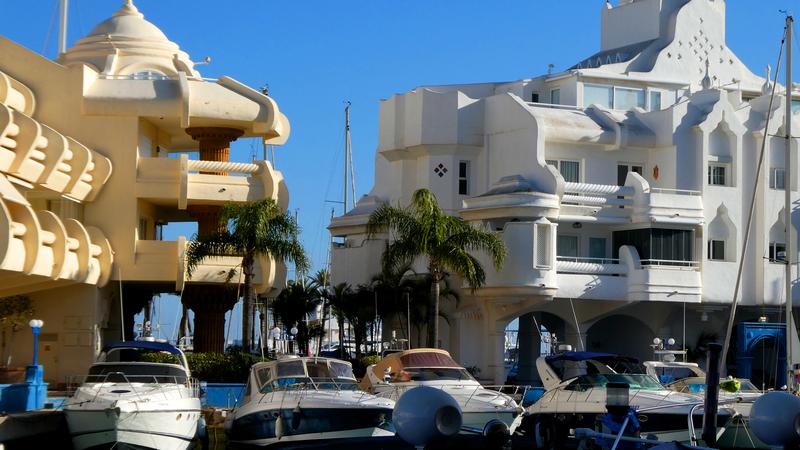 Parue dans : Benalmadena