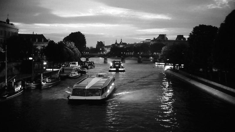 Parue dans : Paris noir et blanc