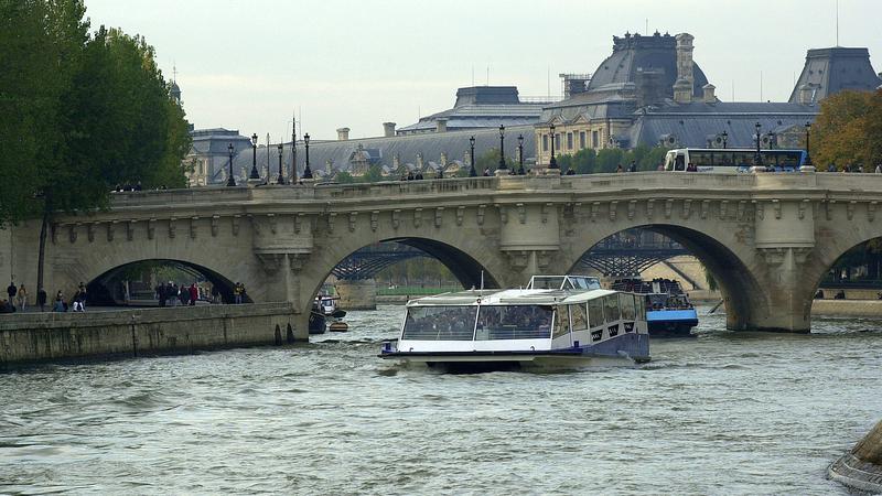 Parue dans : Paris