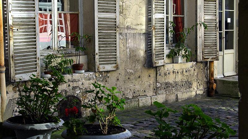 Parue dans : Paris