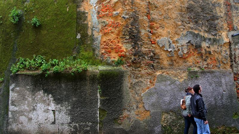 Parue dans : Lisbonne, entre rails et pavés