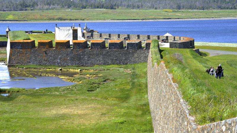 Parue dans : Île du Cap Breton ( Louisbourg )