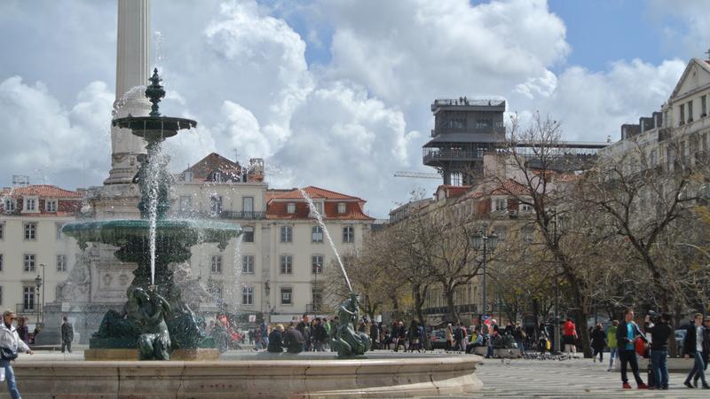 Parue dans : Lisbonne, entre rails et pavés