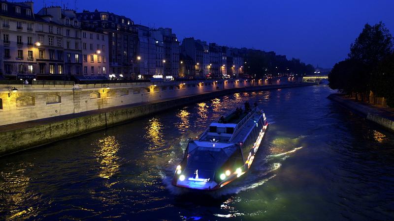 Parue dans : Paris