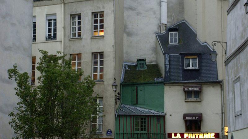 Parue dans : Paris