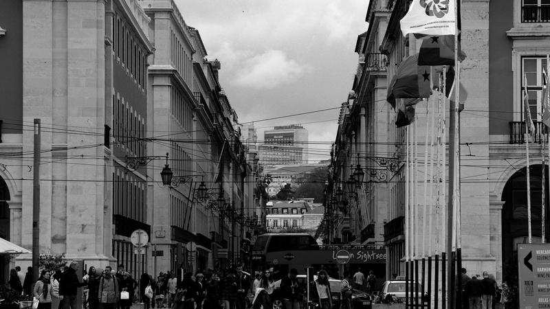 Parue dans : Lisbonne en noir et blanc