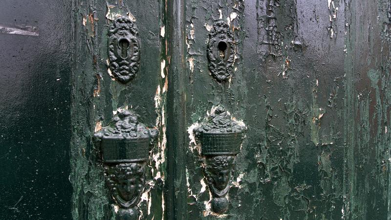 Parue dans : Lisbonne d'un mur à l'autre