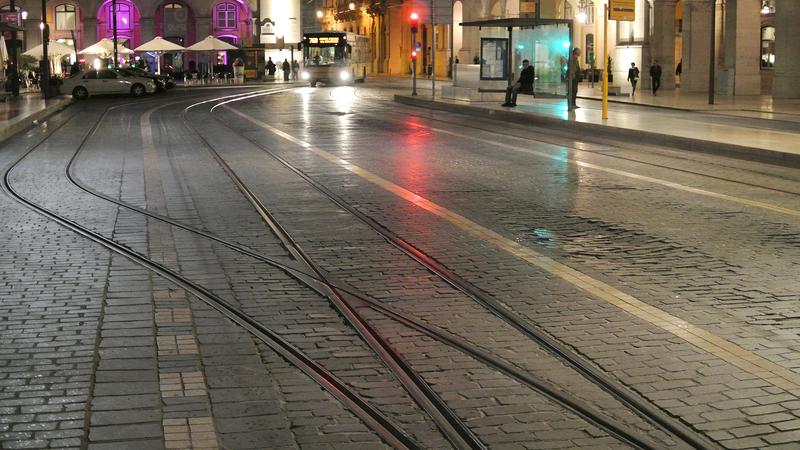 Parue dans : Lisbonne, entre rails et pavés