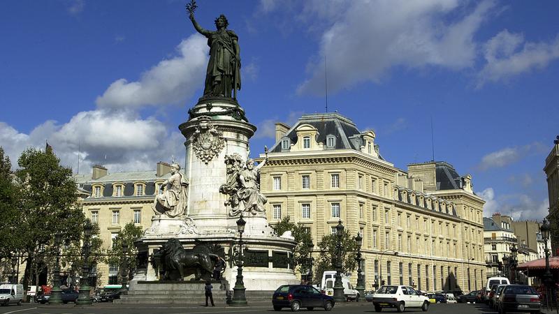 Parue dans : Paris