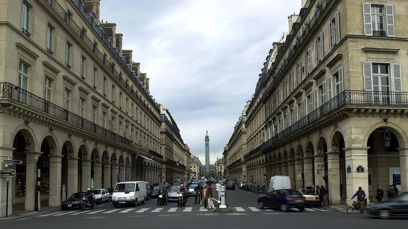 Parue dans : Paris