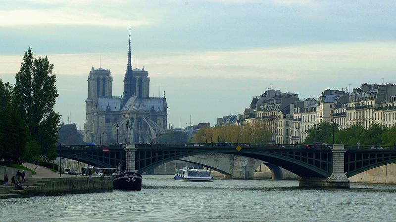Parue dans : Paris