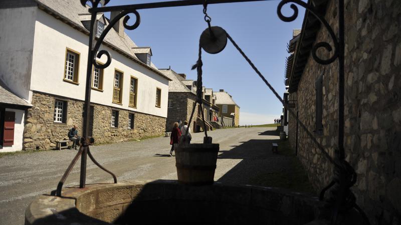 Parue dans : Île du Cap Breton ( Louisbourg )