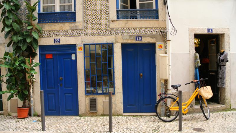 Parue dans : Lisbonne, entre rails et pavés