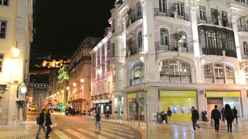 Parue dans : Lisbonne, entre rails et pavés