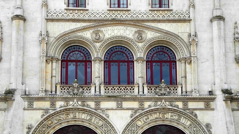 Parue dans : Lisbonne, entre rails et pavés